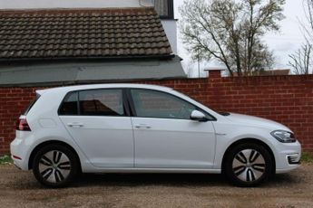 VOLKSWAGEN E-GOLF 35.8kWh e-Golf Hatchback 5dr Electric Auto (136 ps)