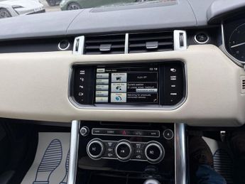 LAND ROVER RANGE ROVER SPORT 3.0 SD V6 HSE SUV 5dr Diesel Auto 4WD Euro 5 (s/s) (292 ps)