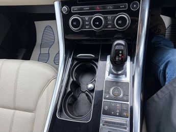 LAND ROVER RANGE ROVER SPORT 3.0 SD V6 HSE SUV 5dr Diesel Auto 4WD Euro 5 (s/s) (292 ps)