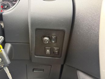 NISSAN QASHQAI 2.0 Acenta SUV 5dr Petrol CVT 2WD Euro 5 (140 ps)