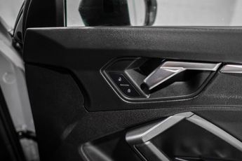 AUDI Q3 2.5 RS SPORTBACK TFSI QUATTRO VORSPRUNG 5d AUTO 395 BHP