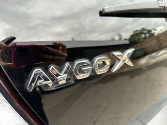 TOYOTA AYGO X 1.0 VVT-i Exclusive Hatchback 5dr Petrol x-shift Euro 6 (s/s) (7