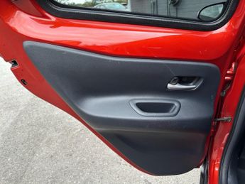 TOYOTA AYGO X 1.0 VVT-i Exclusive Hatchback 5dr Petrol x-shift Euro 6 (s/s) (7