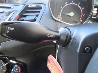 FORD FIESTA 1.0T EcoBoost Zetec Hatchback 5dr Petrol Powershift Euro 6 (100 