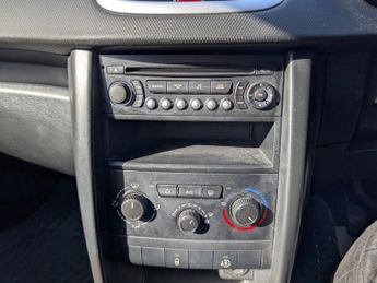 PEUGEOT 207 1.4 HDi Millesim Hatchback 5dr Diesel Manual Euro 5 (70 ps)