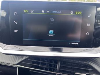 PEUGEOT E-2008 50kWh Allure Premium SUV 5dr Electric Auto (136 ps)