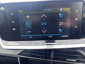 PEUGEOT E-2008 50kWh Allure Premium SUV 5dr Electric Auto (136 ps)