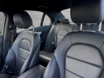 MERCEDES-BENZ C-CLASS 2.1 C220d AMG Line Saloon 4dr Diesel G-Tronic+ Euro 6 (s/s) (170