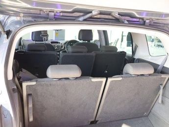 VAUXHALL ZAFIRA TOURER 2.0 CDTi Exclusiv MPV 5dr Diesel Manual Euro 5 (130 ps)