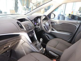 VAUXHALL ZAFIRA TOURER 2.0 CDTi Exclusiv MPV 5dr Diesel Manual Euro 5 (130 ps)