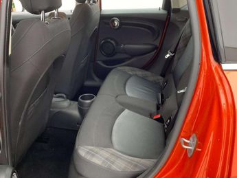 MINI HATCH 1.5 Cooper Hatchback 5dr Petrol Steptronic Euro 6 (s/s) (136 ps)