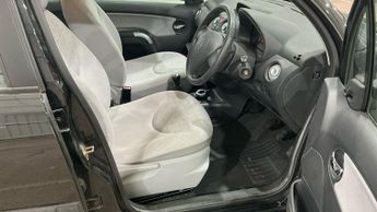 CITROEN C3 1.4i Desire Hatchback 5dr Petrol Manual (148 g/km, 72 bhp)