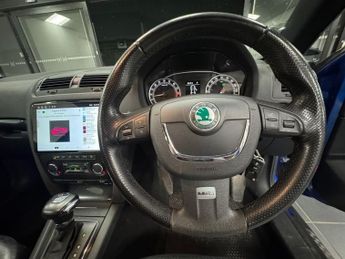 SKODA OCTAVIA 2.0 TDI vRS Blackline Hatchback 5dr Diesel DSG Euro 5 (170 ps)