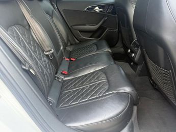 AUDI A6 AVANT 2.0 TDI Black Edition Estate 5dr Diesel S Tronic quattro Euro 6 