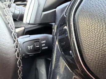 PEUGEOT 3008 1.2 PureTech Allure Premium Automatic SUV 5dr Petrol EAT Euro 6 