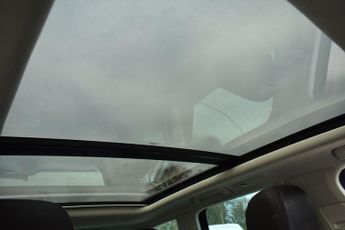 VOLKSWAGEN TOUAREG 3.0 TDI V6 R-Line Plus SUV 5dr Diesel Tiptronic 4WD Euro 6 (s/s)