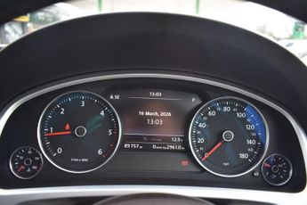 VOLKSWAGEN TOUAREG 3.0 TDI V6 R-Line Plus SUV 5dr Diesel Tiptronic 4WD Euro 6 (s/s)