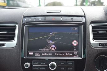 VOLKSWAGEN TOUAREG 3.0 TDI V6 R-Line Plus SUV 5dr Diesel Tiptronic 4WD Euro 6 (s/s)