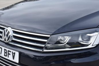 VOLKSWAGEN TOUAREG 3.0 TDI V6 R-Line Plus SUV 5dr Diesel Tiptronic 4WD Euro 6 (s/s)