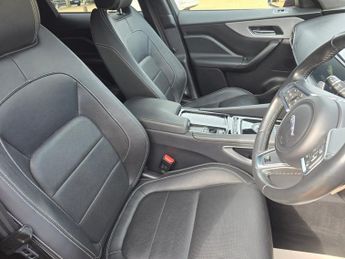 JAGUAR F-PACE 2.0 D180 R-Sport SUV 5dr Diesel Auto AWD Euro 6 (s/s) (180 ps)