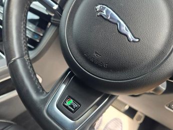 JAGUAR F-PACE 2.0 D180 R-Sport SUV 5dr Diesel Auto AWD Euro 6 (s/s) (180 ps)