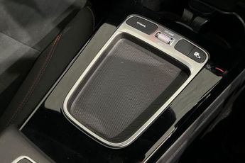 MERCEDES-BENZ CLA 1.3 CLA250e 15.6kWh AMG Line (Premium) Coupe 4dr Petrol Plug-in 