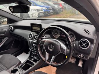 MERCEDES-BENZ A CLASS 1.6 A200 AMG Sport Hatchback 5dr Petrol 7G-DCT Euro 6 (s/s) (156