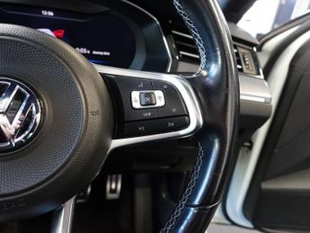 VOLKSWAGEN PASSAT 2.0 TDI R-Line Estate 5dr Diesel DSG Euro 6 (s/s) (150 ps)