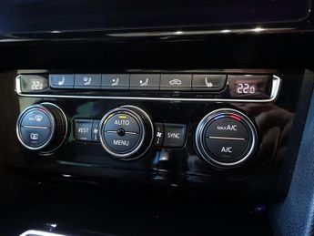 VOLKSWAGEN PASSAT 2.0 TDI R-Line Estate 5dr Diesel DSG Euro 6 (s/s) (150 ps)