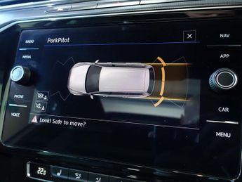 VOLKSWAGEN PASSAT 2.0 TDI R-Line Estate 5dr Diesel DSG Euro 6 (s/s) (150 ps)