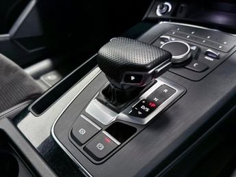 AUDI Q5 2.0 TDI 40 Black Edition SUV 5dr Diesel S Tronic quattro Euro 6 