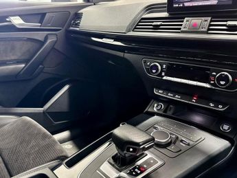AUDI Q5 2.0 TDI 40 Black Edition SUV 5dr Diesel S Tronic quattro Euro 6 