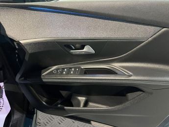 PEUGEOT 3008 1.2 PureTech Allure Premium SUV 5dr Petrol EAT Euro 6 (s/s) (130