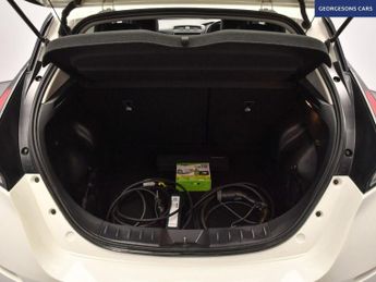 NISSAN LEAF 40kWh N-Connecta Hatchback 5dr Electric Auto (150 ps)