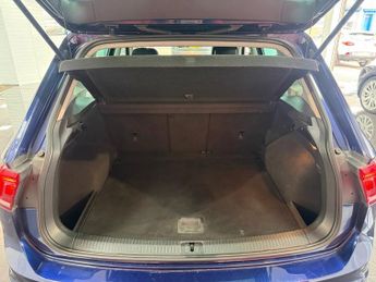 VOLKSWAGEN TIGUAN 2.0 TDI Match SUV 5dr Diesel DSG 4Motion Euro 6 (s/s) (150 ps)