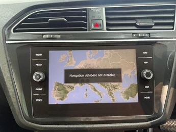 VOLKSWAGEN TIGUAN 2.0 TDI Match SUV 5dr Diesel DSG 4Motion Euro 6 (s/s) (150 ps)