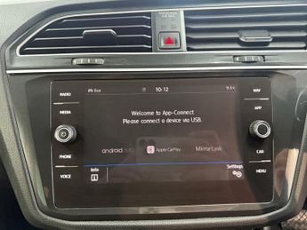 VOLKSWAGEN TIGUAN 2.0 TDI Match SUV 5dr Diesel DSG 4Motion Euro 6 (s/s) (150 ps)