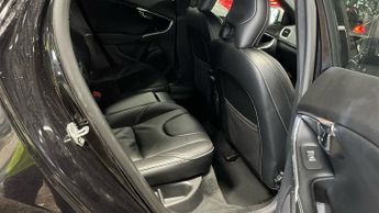 VOLVO V40 1.5 T3 GPF R-Design Pro Hatchback 5dr Petrol Auto Euro 6 (s/s) (