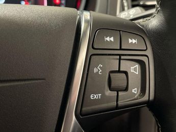 VOLVO V40 1.5 T3 GPF R-Design Pro Hatchback 5dr Petrol Auto Euro 6 (s/s) (