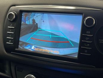 TOYOTA YARIS 1.5 VVT-h Icon Tech Hatchback 5dr Petrol Hybrid E-CVT Euro 6 (s/