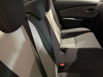 TOYOTA YARIS 1.5 VVT-h Icon Tech Hatchback 5dr Petrol Hybrid E-CVT Euro 6 (s/