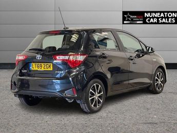 TOYOTA YARIS 1.5 VVT-h Icon Tech Hatchback 5dr Petrol Hybrid E-CVT Euro 6 (s/