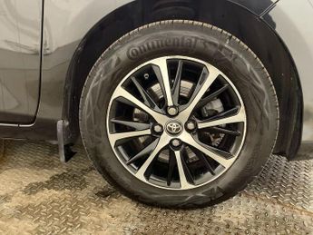 TOYOTA YARIS 1.5 VVT-h Icon Tech Hatchback 5dr Petrol Hybrid E-CVT Euro 6 (s/