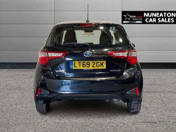 TOYOTA YARIS 1.5 VVT-h Icon Tech Hatchback 5dr Petrol Hybrid E-CVT Euro 6 (s/