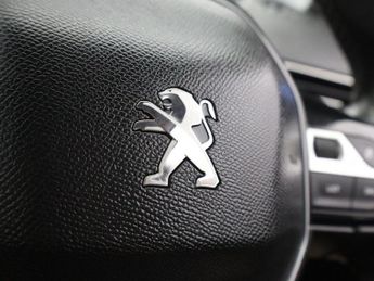 PEUGEOT 3008 1.2 PureTech Allure SUV 5dr Petrol EAT Euro 6 (s/s) (130 ps)
