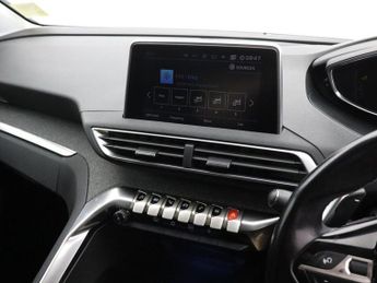 PEUGEOT 3008 1.2 PureTech Allure SUV 5dr Petrol EAT Euro 6 (s/s) (130 ps)