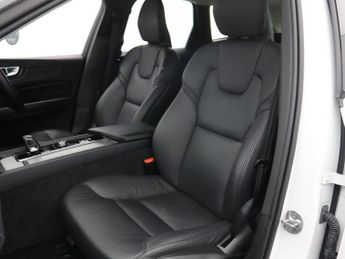 VOLVO XC60 2.0 B5 MHEV Core SUV 5dr Petrol Hybrid Auto AWD Euro 6 (s/s) (25