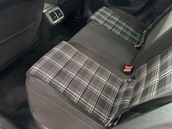 VOLKSWAGEN GOLF 2.0 TDI GTD Hatchback 5dr Diesel DSG Euro 6 (s/s) (184 ps)