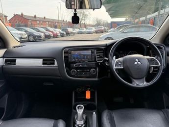 MITSUBISHI OUTLANDER 2.0h 12kWh GX4hs SUV 5dr Petrol Plug-in Hybrid CVT 4WD Euro 5 (s