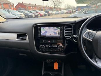 MITSUBISHI OUTLANDER 2.0h 12kWh GX4hs SUV 5dr Petrol Plug-in Hybrid CVT 4WD Euro 5 (s